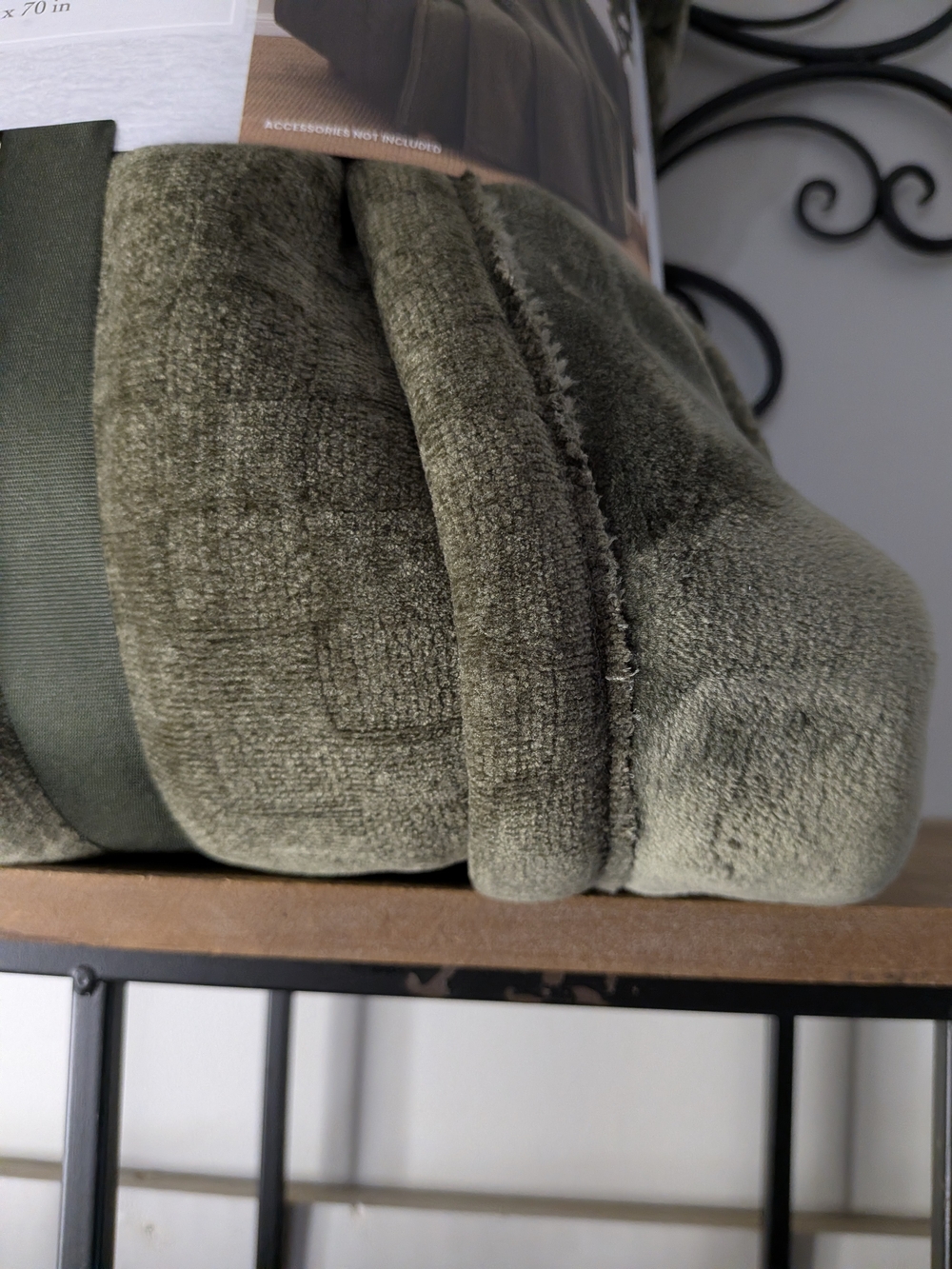 Dark Acadamia Olive Green Chenille Knit Throw NWT - Picture 7 of 9